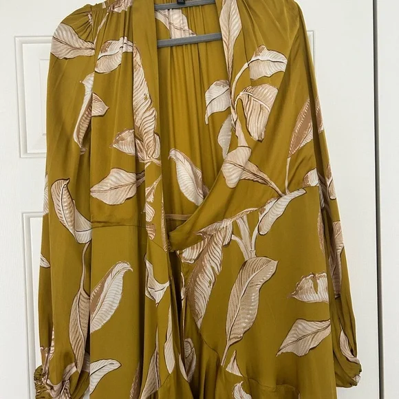Banana Republic Leaf Print Wrap Dress - Picture 5 of 8